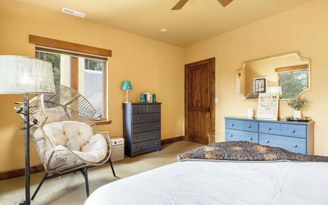 Star Haven Retreat 5 BDR Stunner!