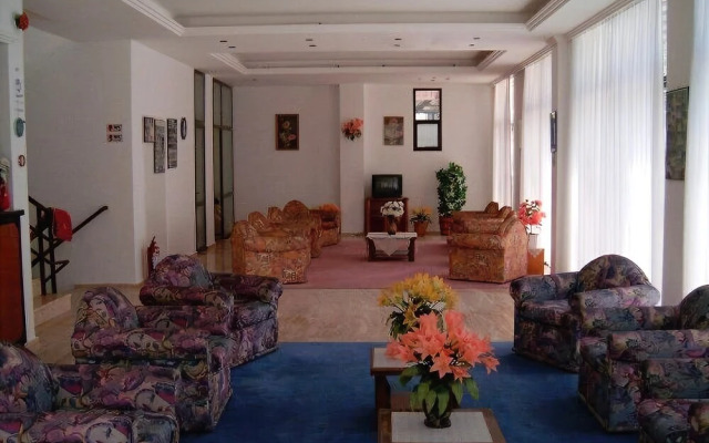 Kanarya Hotel