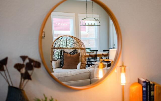 Big Blue on Main-hot Tub-less Than 1 Mi to Square