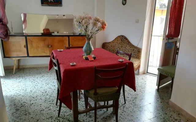 Vintage old Apartment in Castel di Tora