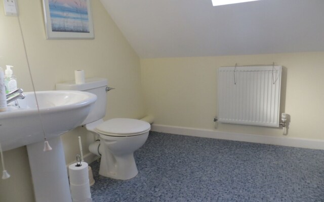Westmead. Chalet Bungalow