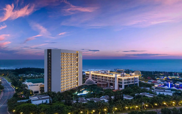 Four Points by Sheraton Wuchuan Loong Bay