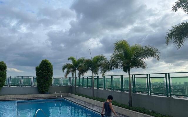 Elegant Condo at Symphony Tower 26C