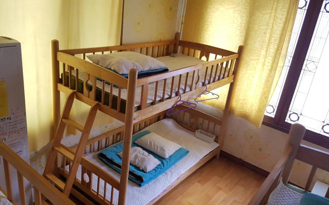 Springflower Guesthouse - Hostel