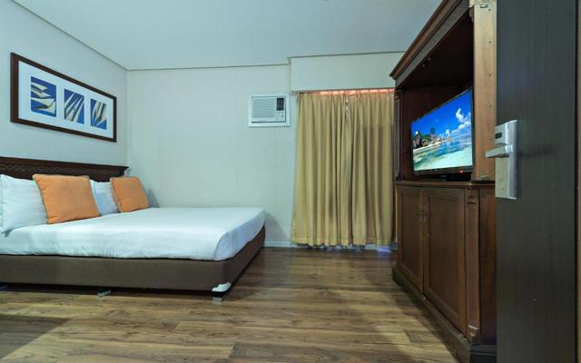 Court Meridian Hotel and Suites