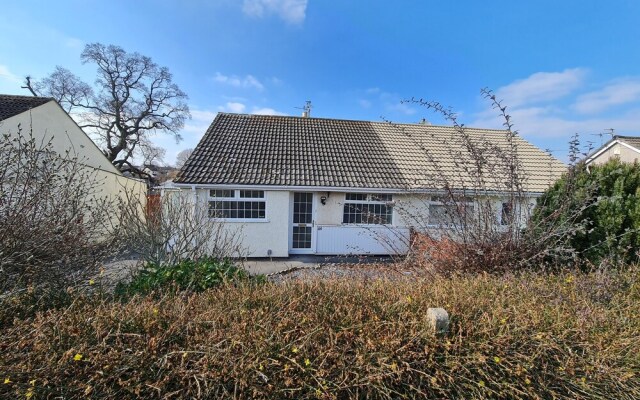 Bristol 2-bed Bungalow, Sleeps 4, Parking