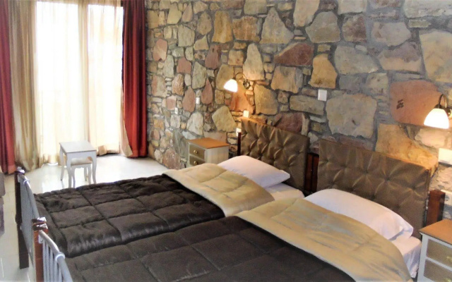 Ataviros Hotel