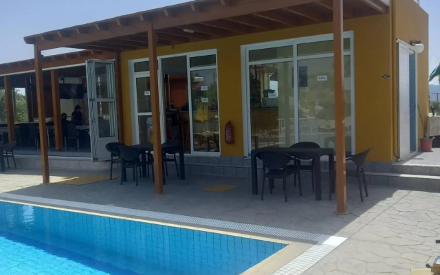 Manolis Studios
