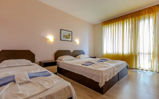 Triple Room in Dafinka Guest House