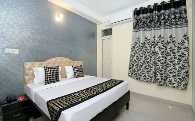 OYO 12745 Hotel Red House