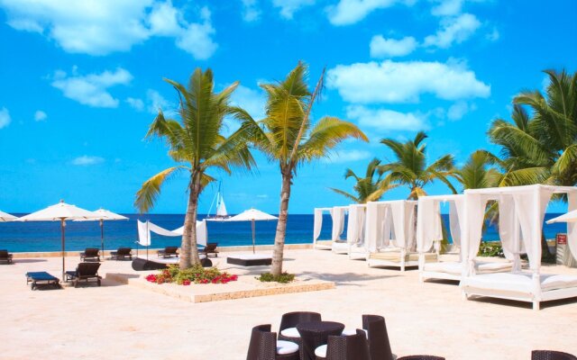 Viva Dominicus Village