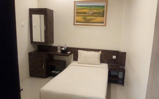 OYO 178 Denata B&B