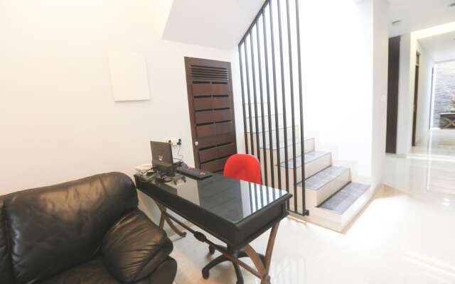 OYO 2323 The One Residence Syariah
