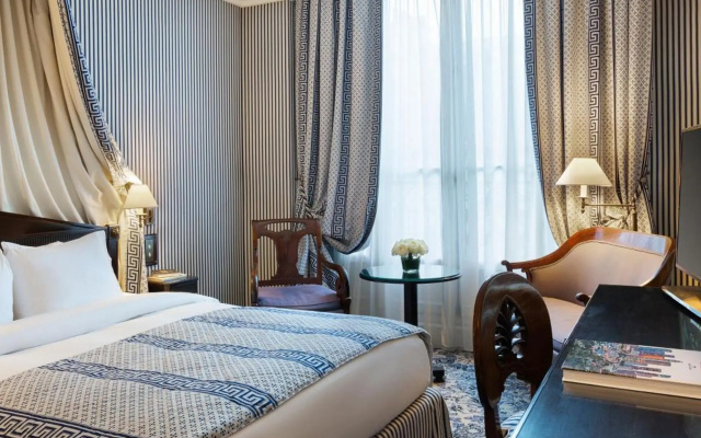 Le Dokhan’s Paris Arc de Triomphe, a Tribute Portfolio Hotel