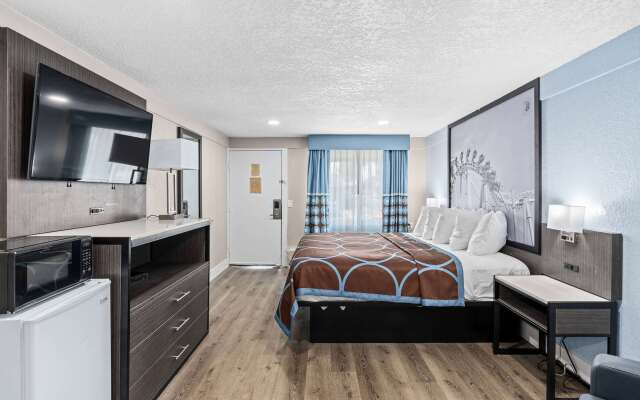 Super 8 by Wyndham Kissimmee-Orlando