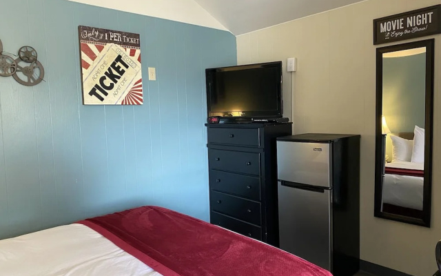 Lamplighter Cabins & Suites