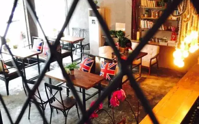 Huashijian Youth Hostel