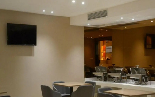 Lavande Hotel Shanghai Zhangjiang Guanglan Road Subway Station Branch