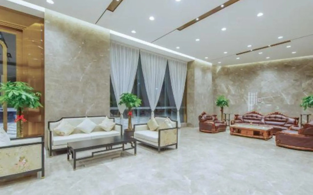 O. LIVE Social Guilin High-Speed Railway North Sta