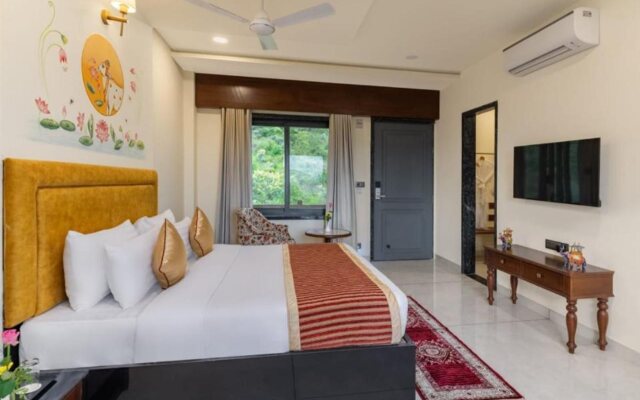 Traavista Aravali Mahal