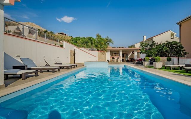 Melandura Dinji ka in Dinji ka