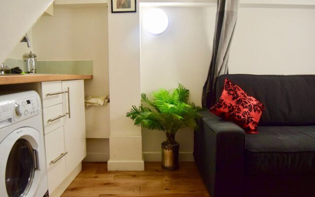 1 Bedroom Shadwell Flat