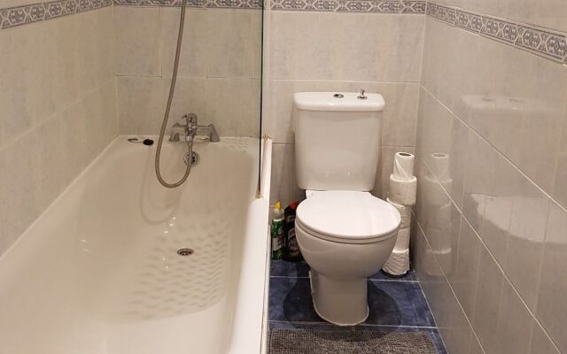 Modern 2 Bedroom Flat in Victoria - Zone 1