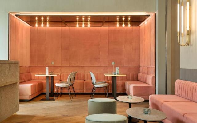 MIANO Hotel & Bar