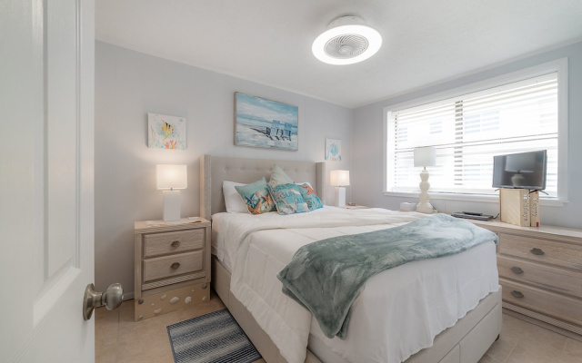 6700 Sunset Way Unit 702