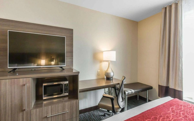 Comfort Inn & Suites Airport North