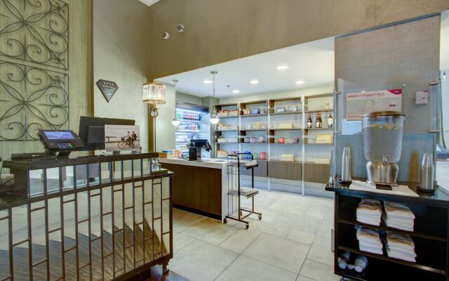 Crowne Plaza Charleston Airport - Conv Ctr by IHG