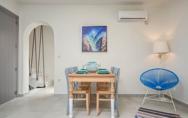 Plaka Collection