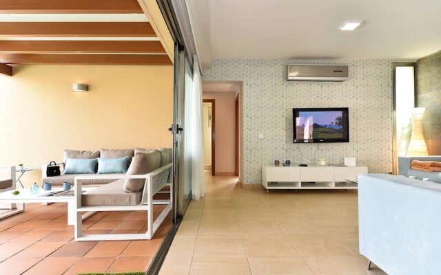 Par 4 Villa 9 With Pool in Salobre