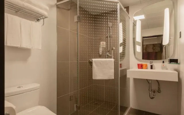 ibis Taipei Jianguo North Road Hotel