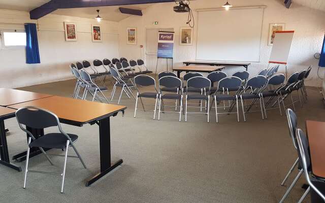 Kyriad Angoulême Nord Champniers - Hôtel & Résidence