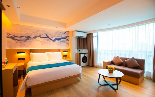 NAIVE L Executive Apartments Coast City