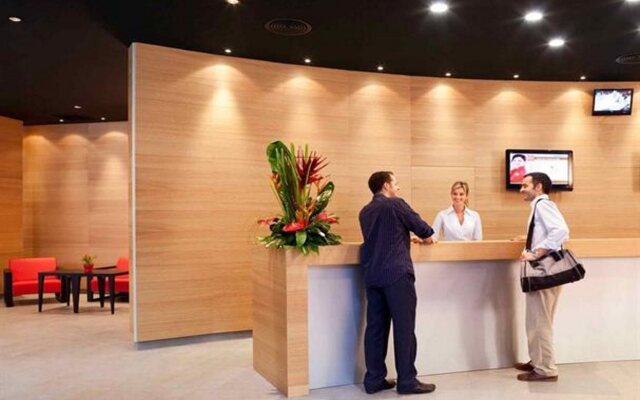 ibis Barcelona Pza Glories 22 Hotel