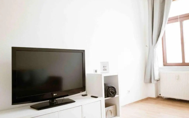 Top moderne Wohnung in Leipziger Altbau - Netflix inklusive