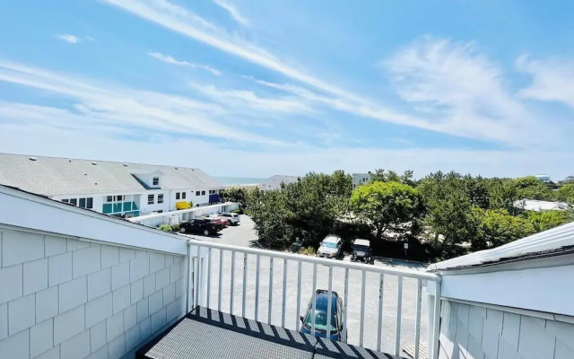 SEA Strand Court 3 #22