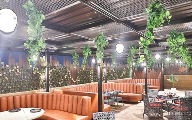 Fabhotel Prime Candle Wood