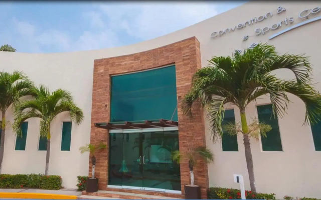 Artisan Family Hotels And Resorts Playa Esmeralda