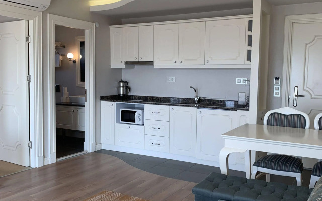 Define Beach Suites