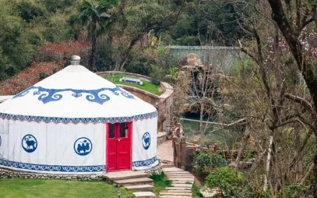 Mogan Mountain · Suzhou Style Garden Hostel