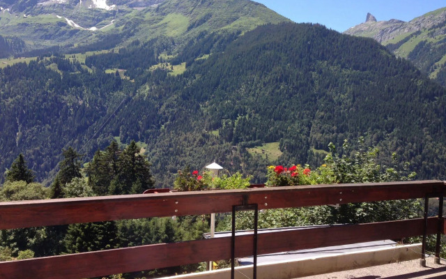 Hotel Bellevue - Traditional Swiss Hideaway
