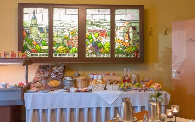 Zur Altstadt - Am Fuße der Osterburg - Gaststätte, Pension, FEWO