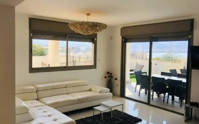 Private Pool, 3Br Garden Apartment, Aquarelle