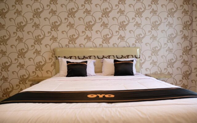 OYO 1616 Hotel Central City 2