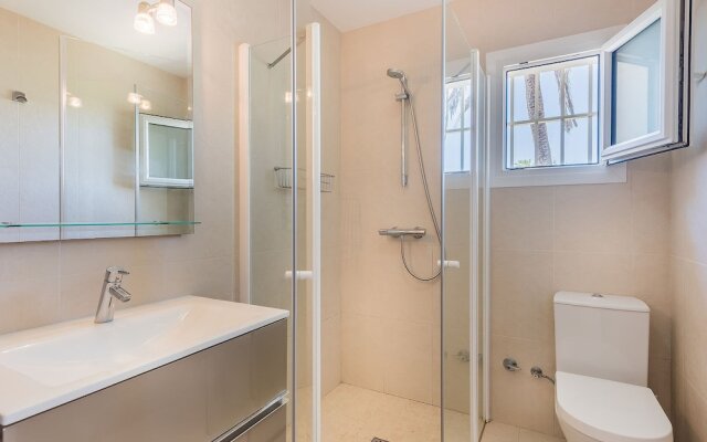 1100 Beachfront 1.Line Villa Marbesa Large Garden-Pool