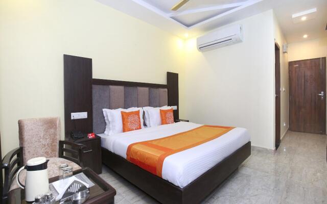 Capital O 322 Hotel Royal