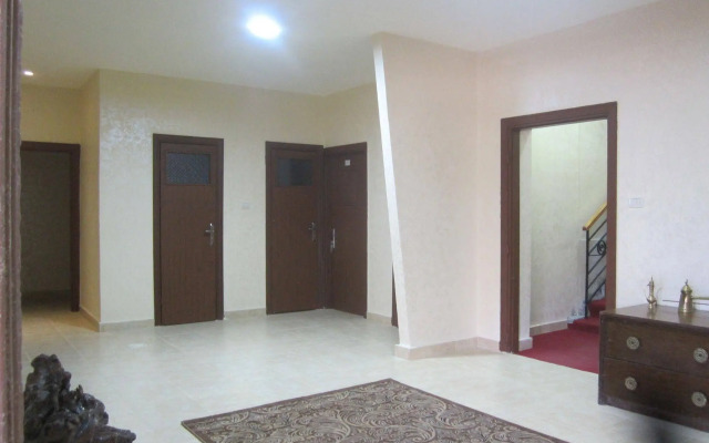 Caravan Hotel